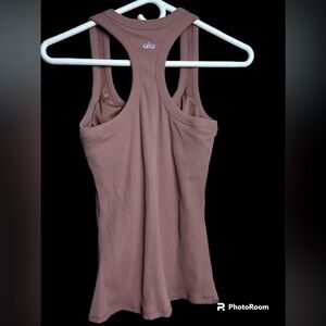 ALO Yoga Ribbed Tank Top Raceback Fitted Removeable Bra Pads Pink Mauve. Medium